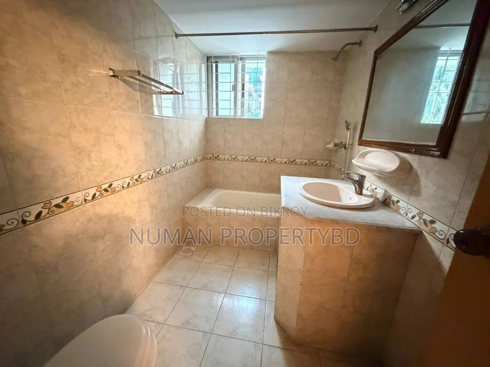 4-Bedroom Apartment in Numan Property Bd, Basundhara for Rent