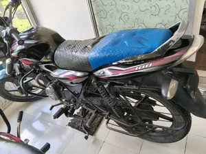Bajaj Discover 100 2013 Black