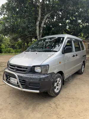Toyota Noah 2003 Silver