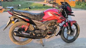 হোন্ডা সিবি ২০২২ লাল