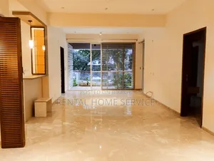 4 Bedroom Apartment in Semi Furnished for Rent