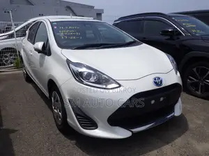 Toyota Aqua 2021 Pearl