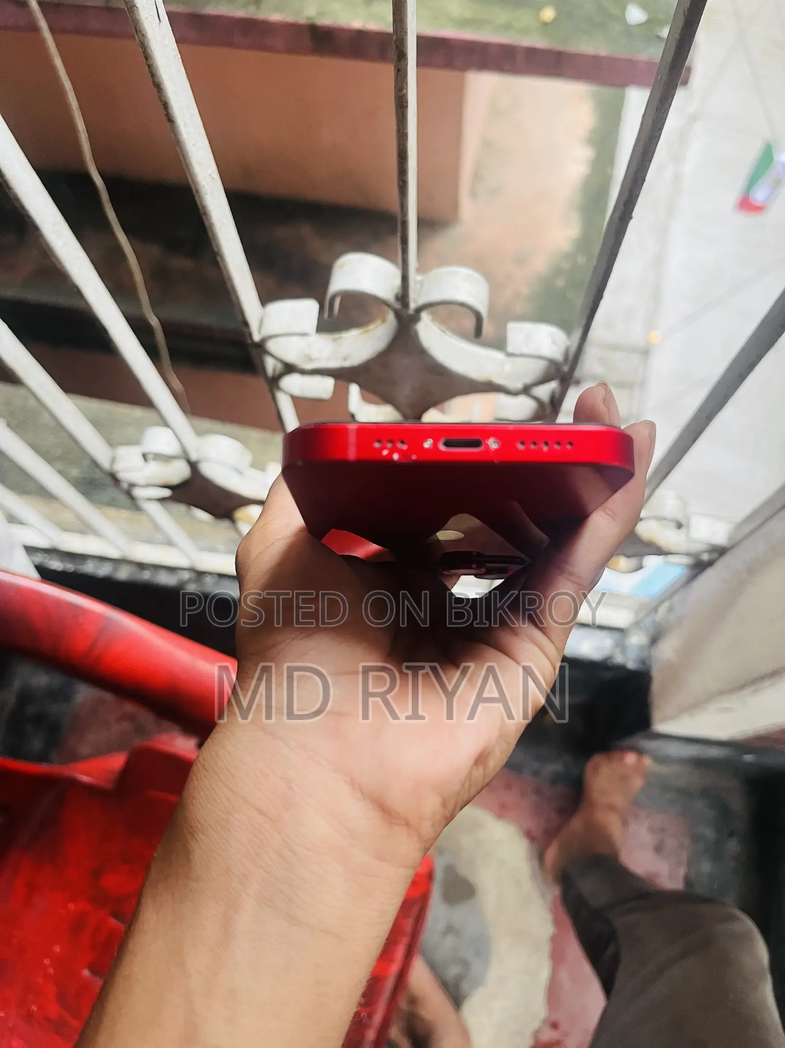 Apple iPhone 13 128 GB Red
