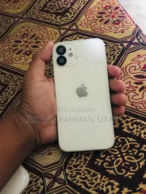অ্যাপল আইফোন ১২ ৬৪ জিবি হোয়াইট