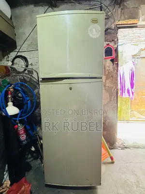 A good quality Samsung brand refrigerator will be sold.