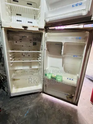 A good quality Samsung brand refrigerator will be sold.
