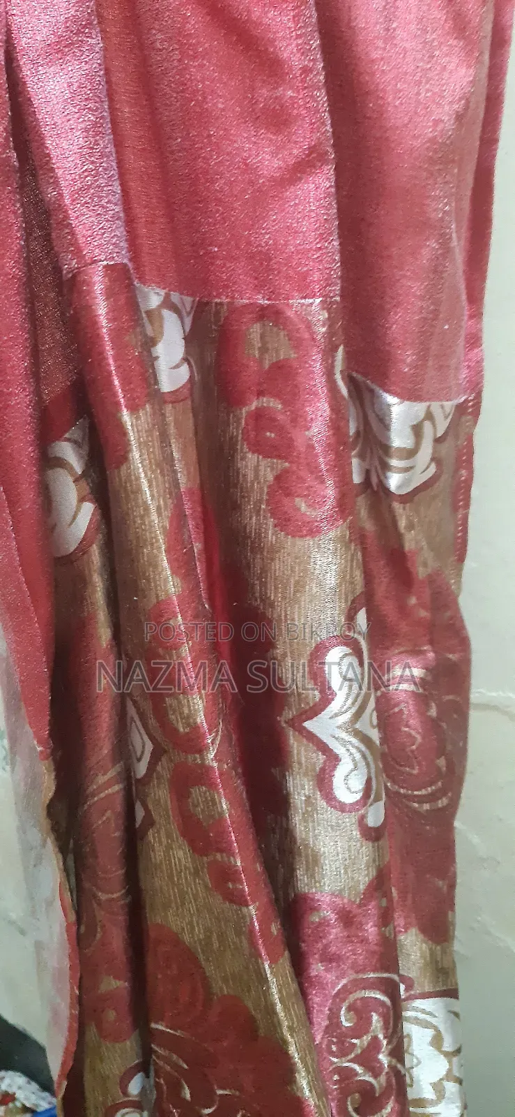 One kitchen rack and 10 curtains will be sold urgently.