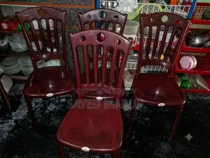 রেস্টুরেন্টে চেয়ার