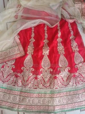 পার্টি লেহেঙ্গা