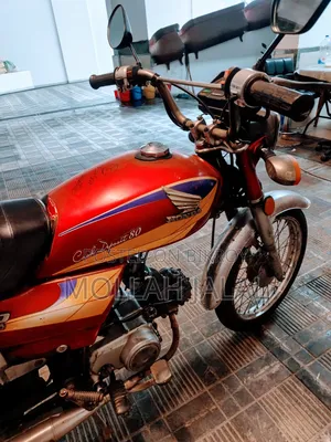 Honda 2006 Red