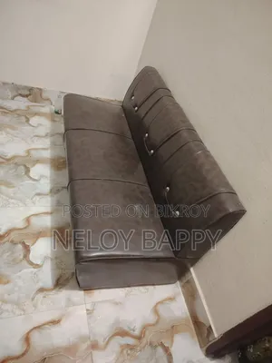 বসের টেবিল হাইড্রোলিক চেয়ার এবং সোফাসহ