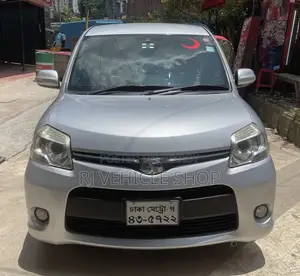 টয়োটা সিয়েন্টা ১.৫ এডব্লিউডি ২০১৪ সিলভার