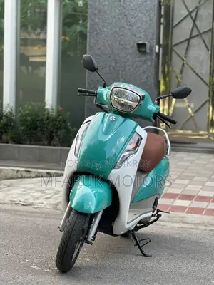 Suzuki 2025