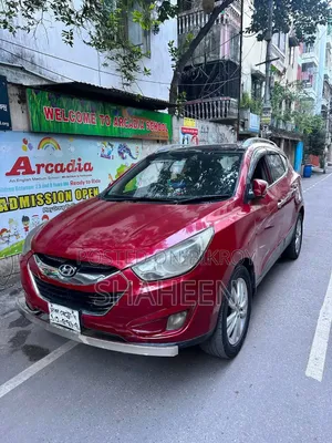 Hyundai Tucson 2011 Red