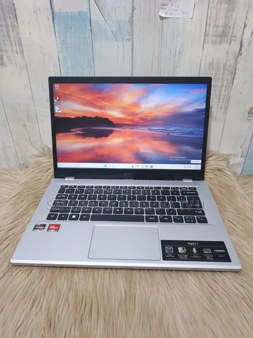 Laptop Acer 3GB Intel SSD 256GB