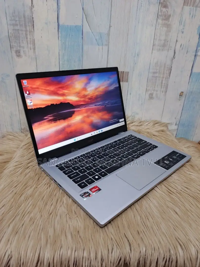 Laptop Acer 3GB Intel SSD 256GB