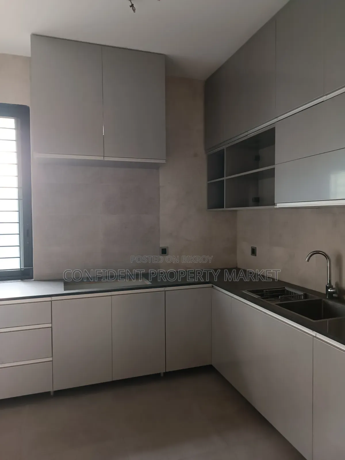 4 Bedroom Apartment in Baridhara for Rent