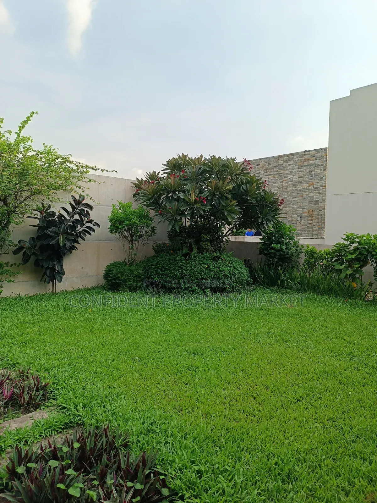 4 Bedroom Apartment in Baridhara for Rent