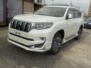 টয়োটা ল্যান্ড ক্রুজার প্রাডো ২.৭ ২০২৩ পার্ল