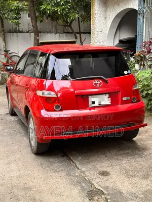 টয়োটা টয়োয়েস ২০০৪ লাল