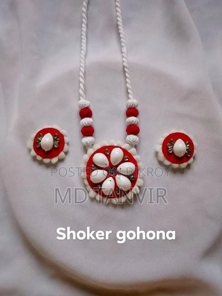 হাতে তৈরি কাপরের গহনা
