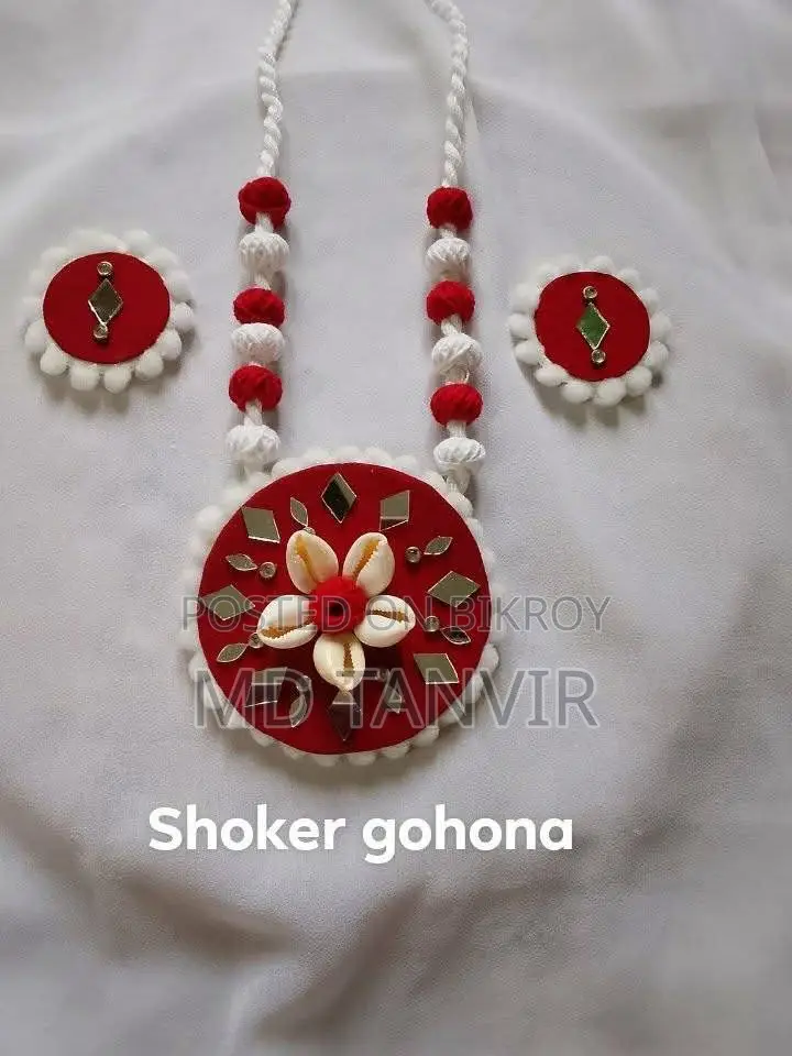হাতে তৈরি কাপরের গহনা