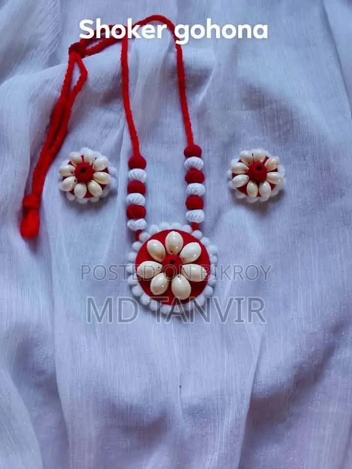 হাতে তৈরি কাপরের গহনা