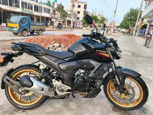নিউ ইয়ামাহা এফজেডএস ভি৩ ২০২৪ ব্ল্যাক