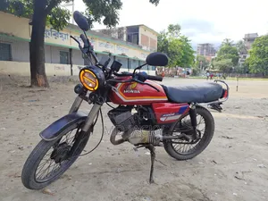 হোন্ডা ১৯৯০ লাল