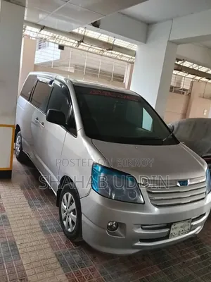 Toyota Noah 2003 Silver