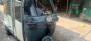 বাজাজ আরই ২০১১ গ্রিন
