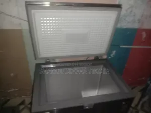 দোকানের স্বল্প দিন ব্যবহৃত এই ডিপ ফ্রিজটি বিক্রি হবে