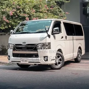 Toyota HiAce 2022 White