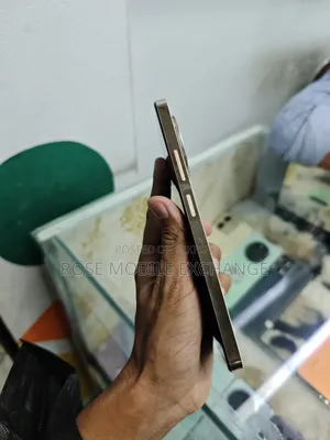 রিয়েলমি ২৫৬ জিবি রোজ গোল্ড