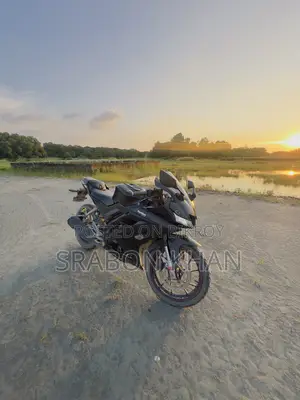 ইয়ামাহা আর১৫ ভি৩ ২০১৮ কালো