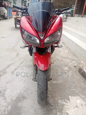 ইয়ামাহা এফজেড ২০১১ লাল
