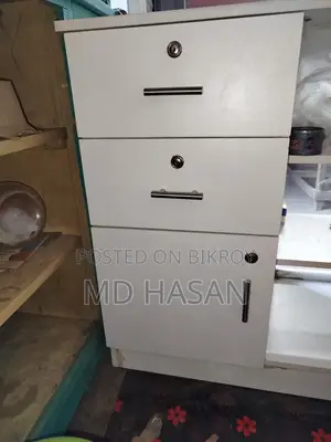 বিক্রির জন্য ক্যাশ কাউন্টার