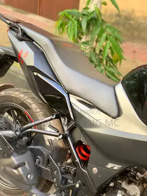 New Hero Xtreme 160R 4V 2025 Black