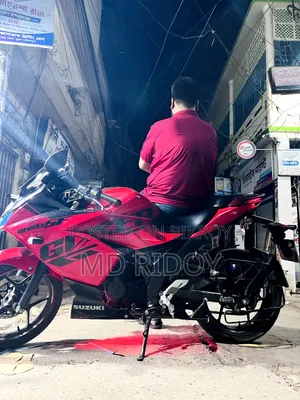 সুজুকি জিক্সার এসএফ ২০২২ লাল