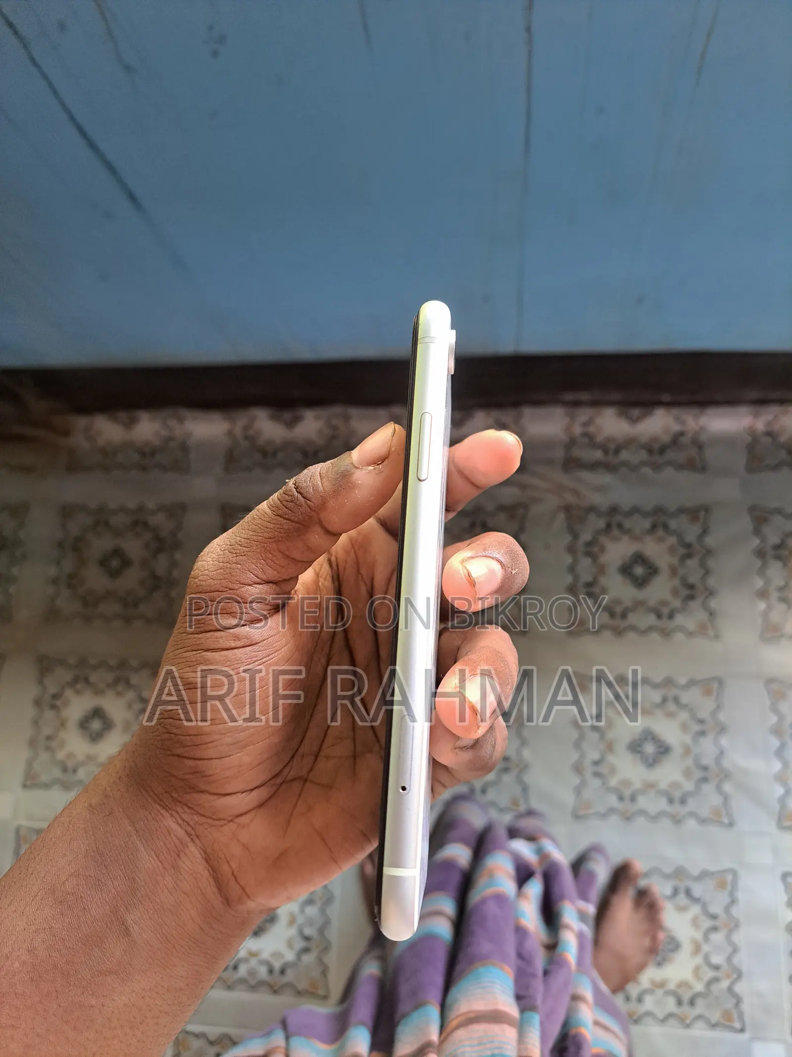 অ্যাপল আইফোন এক্সআর ৬৪ জিবি হোয়াইট