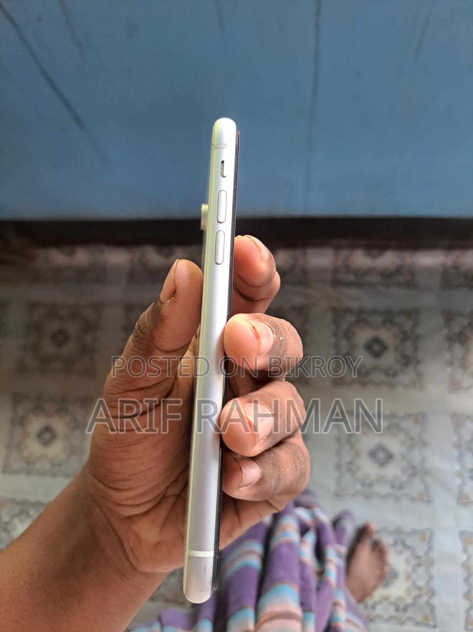 অ্যাপল আইফোন এক্সআর ৬৪ জিবি হোয়াইট