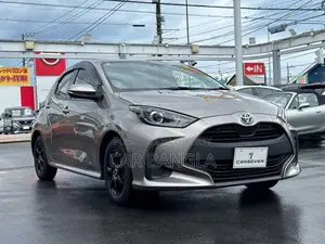 Toyota Yaris 2021 Gray