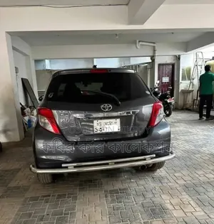 Toyota Vitz 2011 Gray