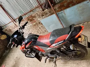 টিভিএস স্ট্রাইকার ১২৫ ২০২৩ রেড