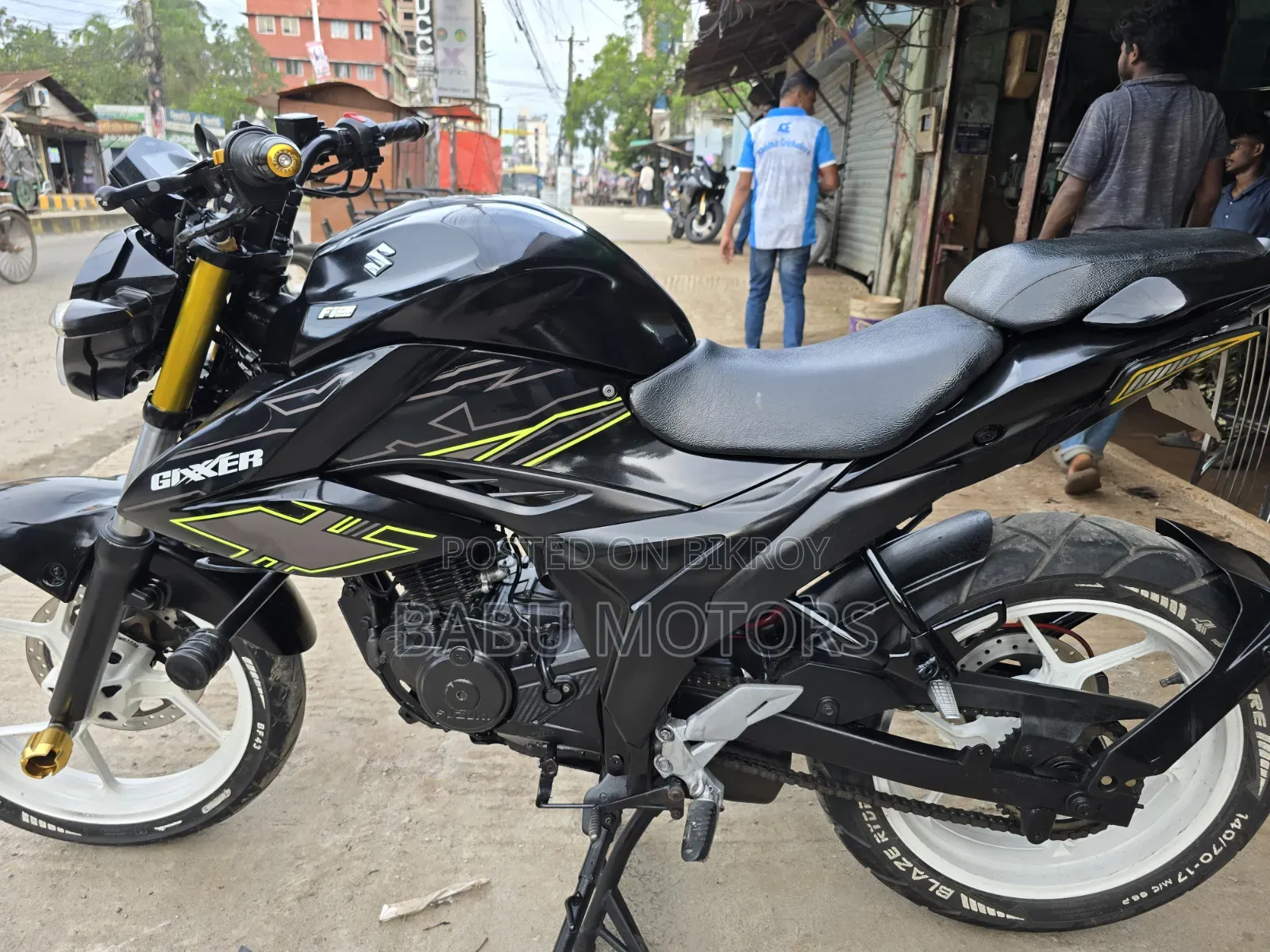 সুজুকি জিক্সার ২০২২ কালো