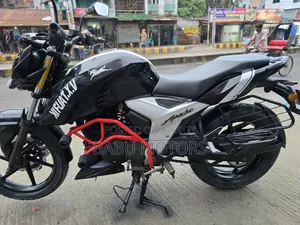 টিভিএস অ্যাপাচি আরটিআর ১৬০ ৪ভি ২০২০ কালো