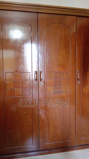Grand Offer. Little Used Almirah at Low Cost