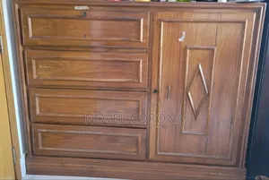 Sturdy Wooden Chest of Drawers/Storage Cabinet for Sale