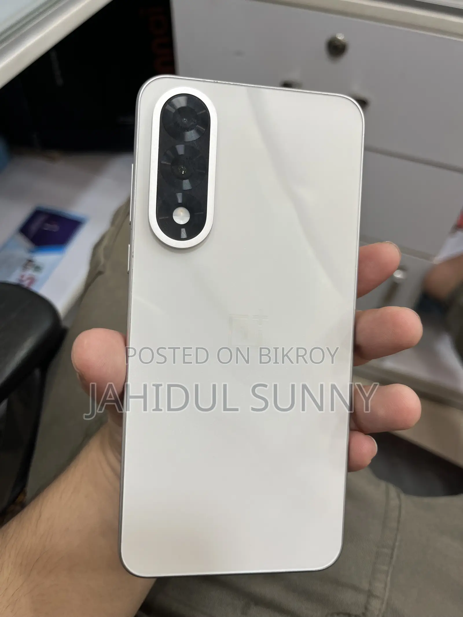 ওয়ানপ্লাস নর্ড ৫ ২৫৬ জিবি সিলভার
