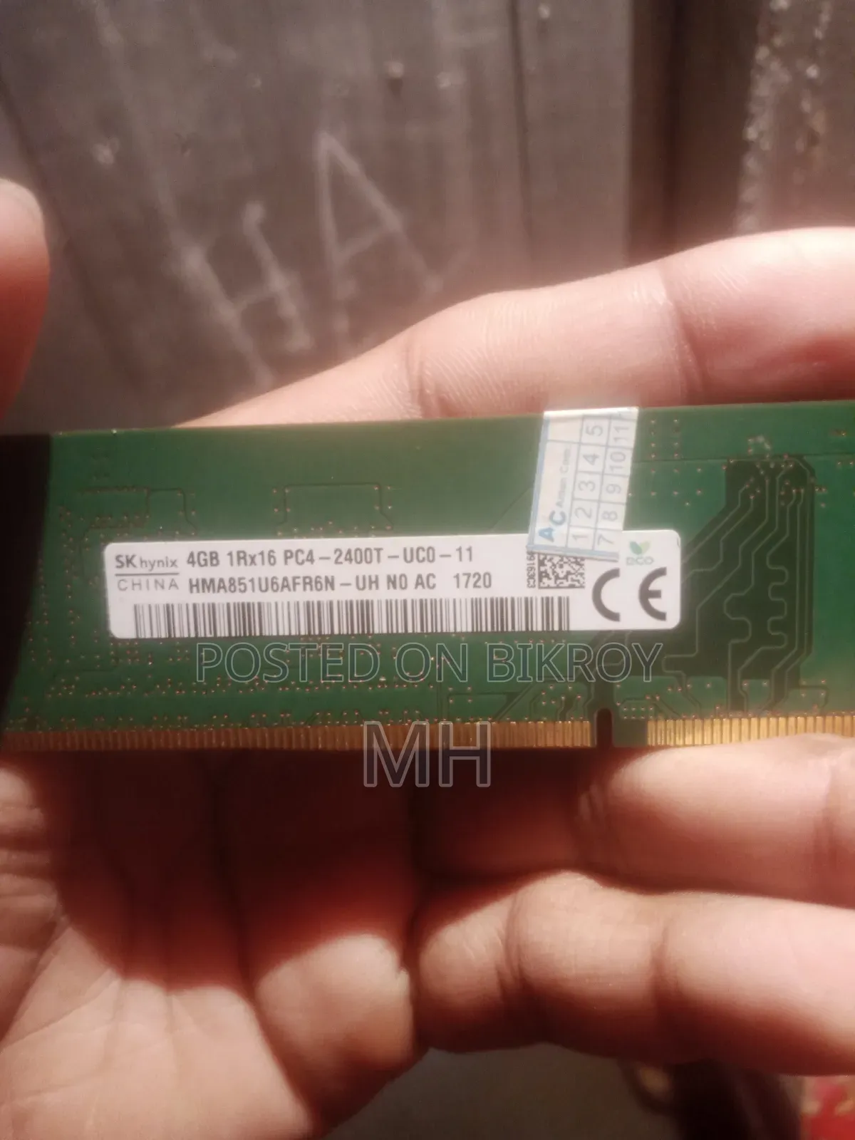 4 Gigabyte 2400 Megahertz